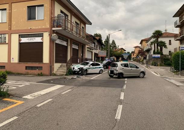 incidente auto polizia locale