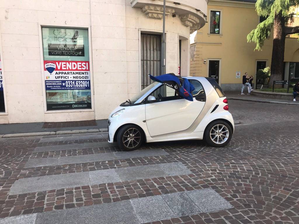 Interisti in centro a Legnano 