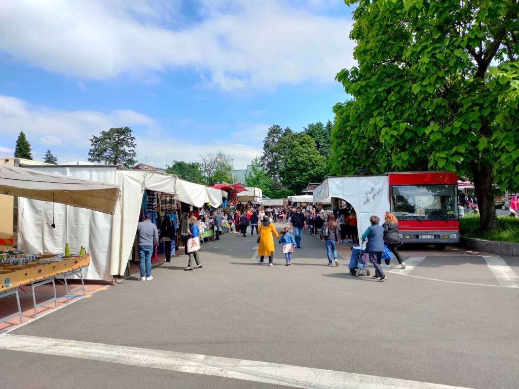Mercato di Saronno di mercoledì 26 maggio