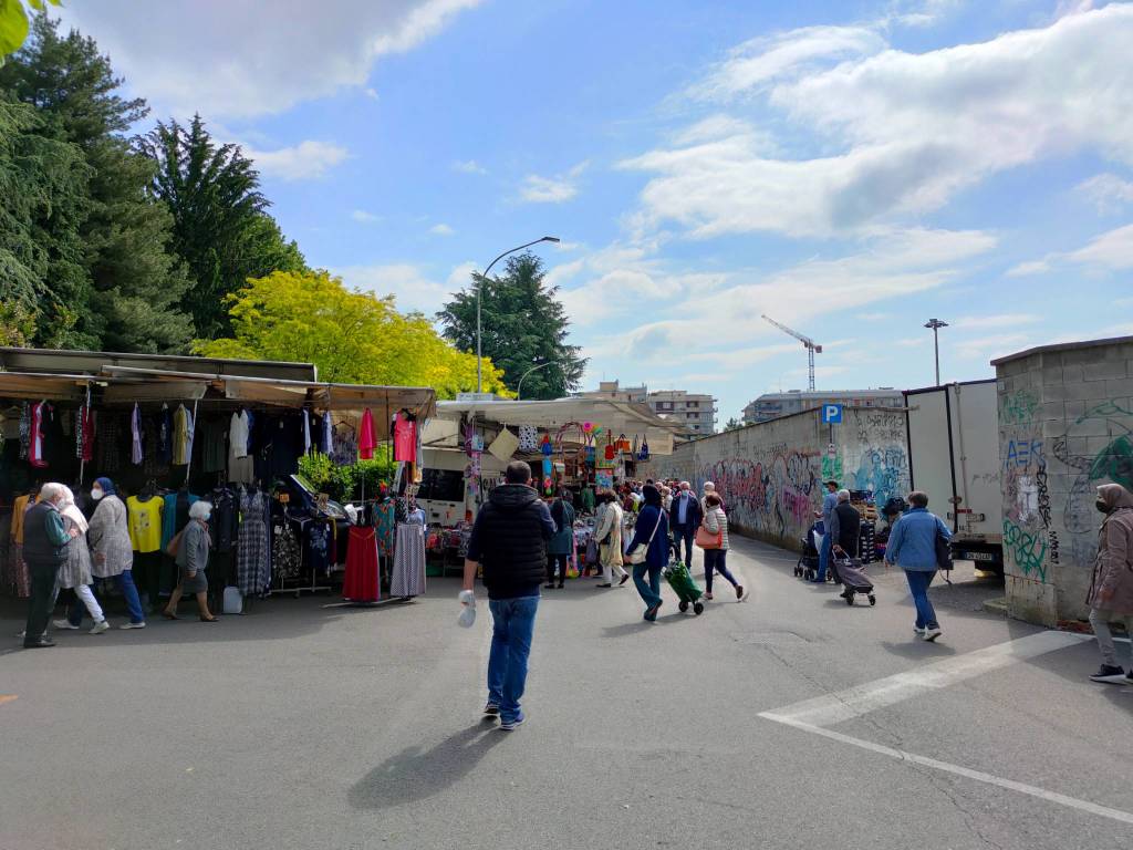 Mercato di Saronno di mercoledì 26 maggio