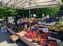 mercato in piazza de Gasperi, varese