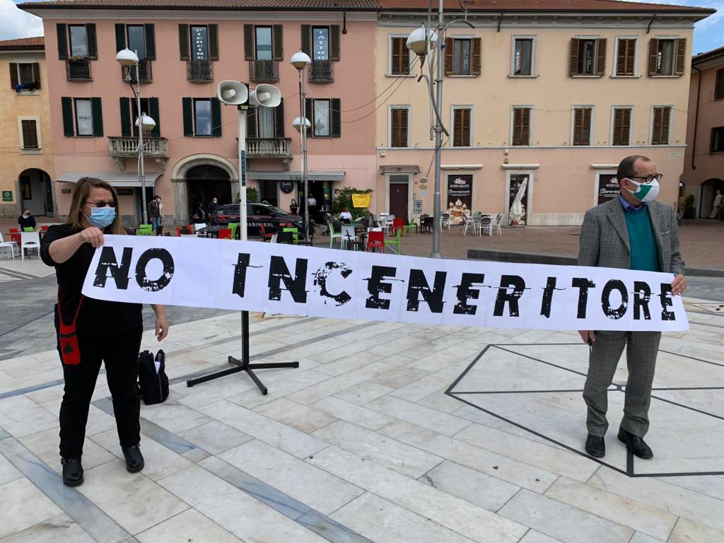 No all'inceneritore 