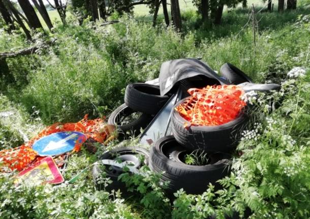 rifiuti abbandonati Alto Milanese