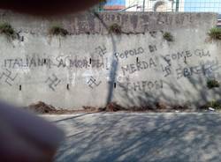 Scritte fasciste e razziste a Bobbiate