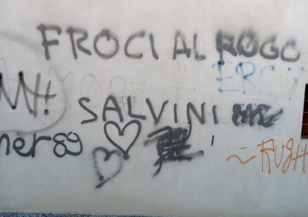 Scritte fasciste e razziste a Bobbiate