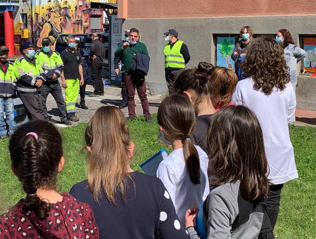 Scuola elementare Gemonio green school nuovi alberi