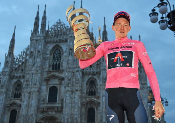 tao geoheghan hart giro d'italia maglia rosa 2020