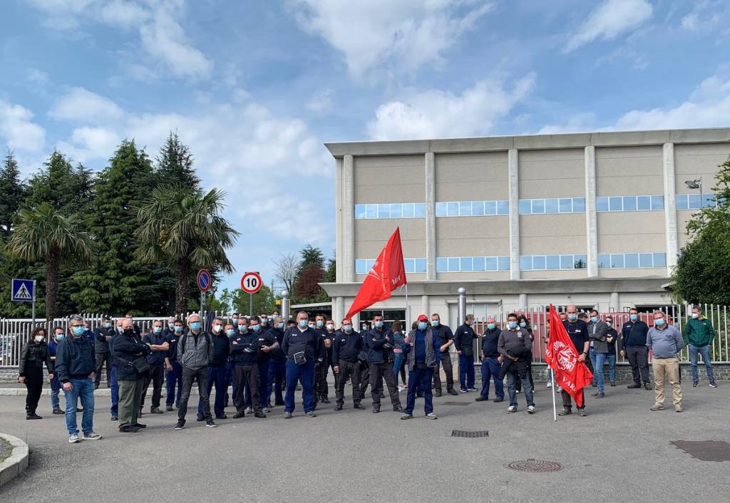 Venegono Inferiore - Sciopero alla Macchi spa