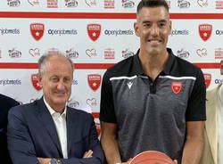 alberto castelli luis scola basket pallacanestro varese nel cuore