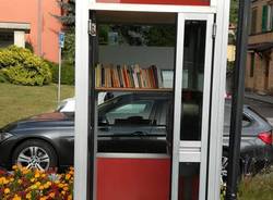 Maccagno, la cabina del telefono trasformata in libreria