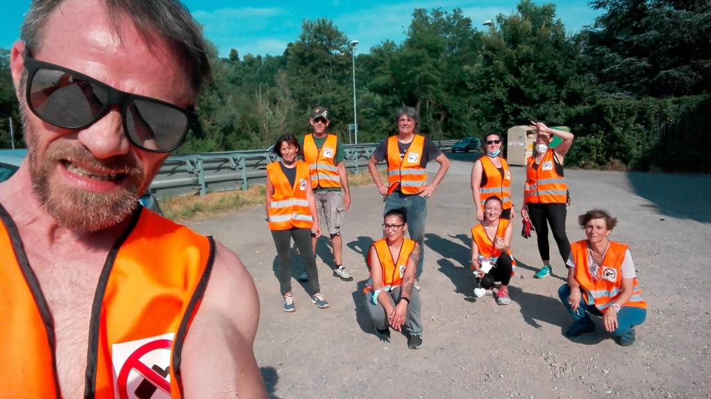 La super pulizia di \"Strade Pulite\" a Vedano Olona