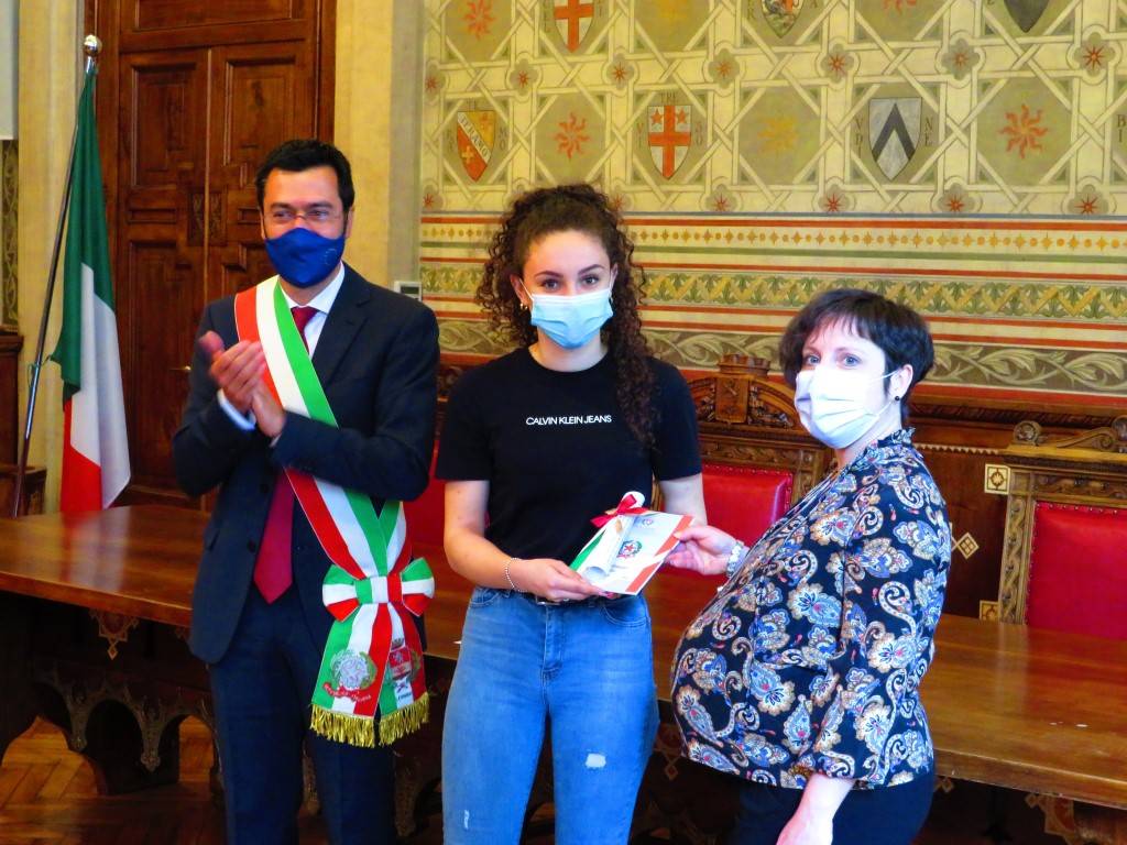 Festa della Repubblica: la consegna della Costituzione ai neo cittadini italiani