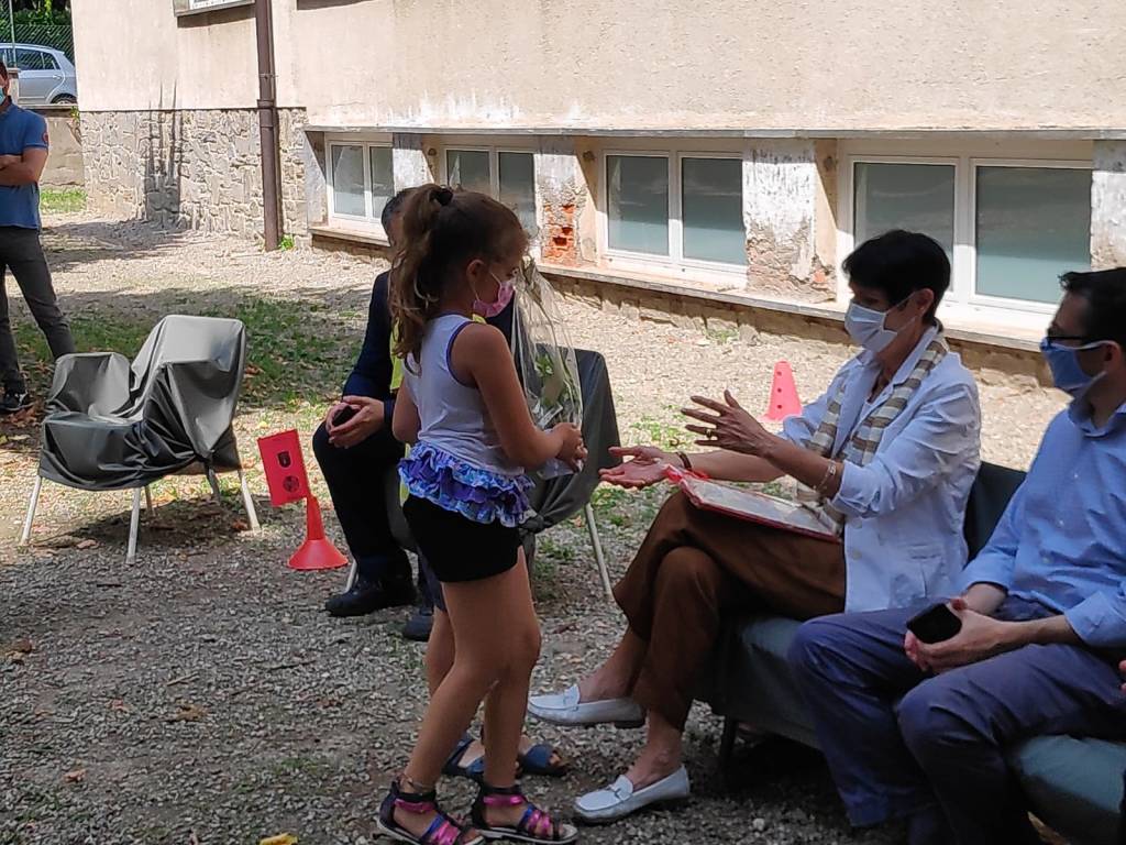 Festa in cortile alla Pascoli