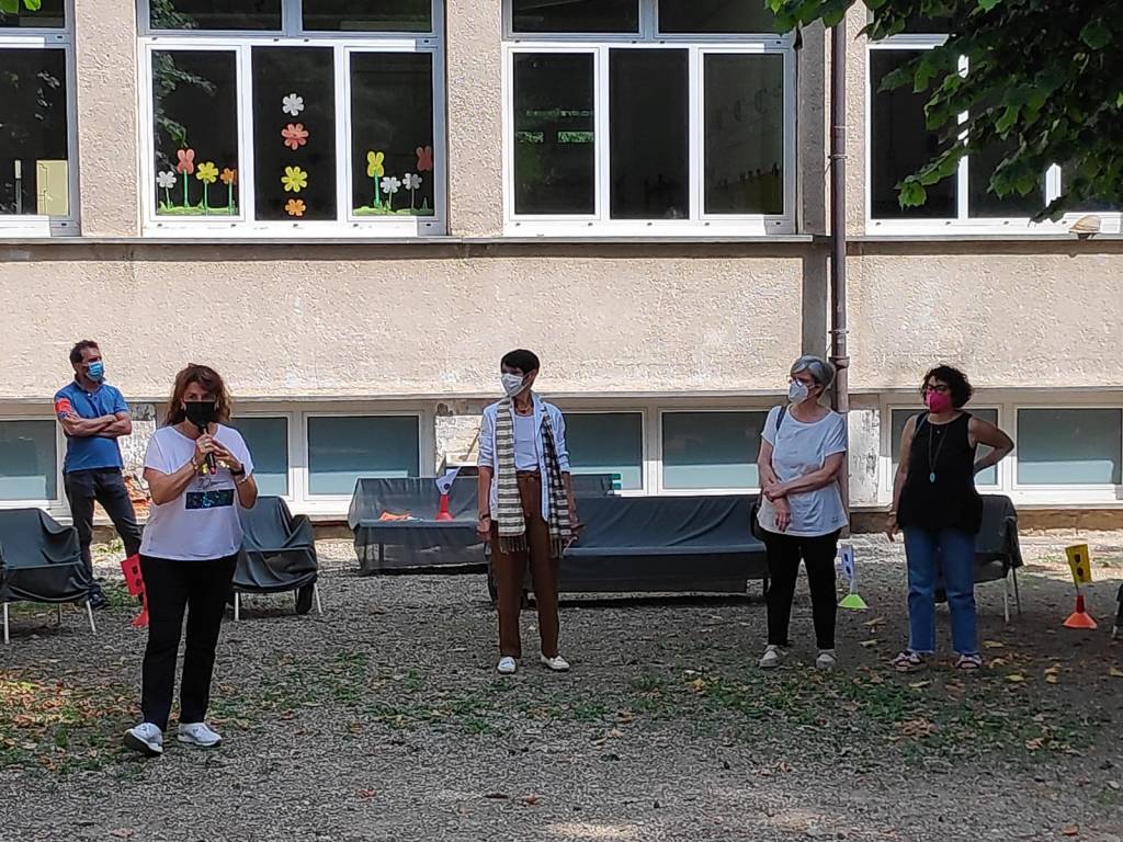 Festa in cortile alla Pascoli