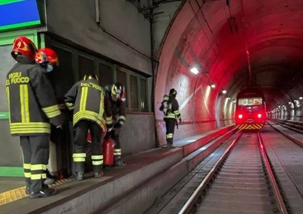 passante ferroviario incendio treno trenord