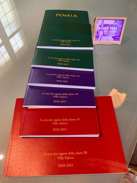 I pensieri e i disegni dei ragazzi per chi lavora in Comune a Casciago