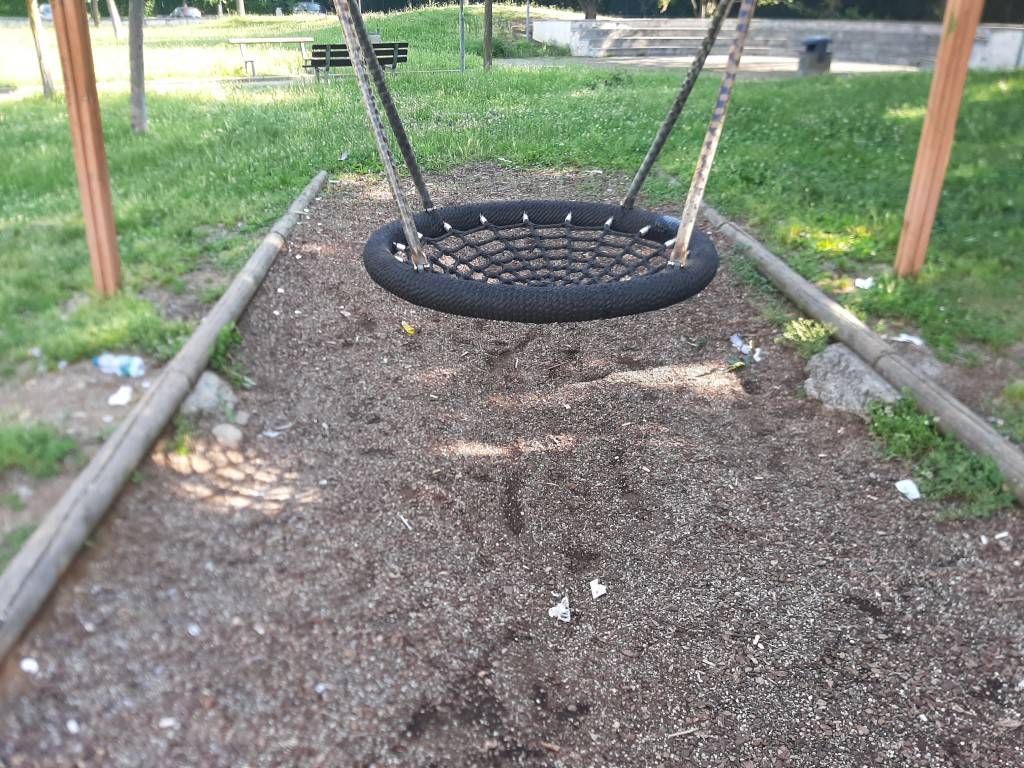 Il parco "Menotti-Sauro" ha bisogno di manutenzione