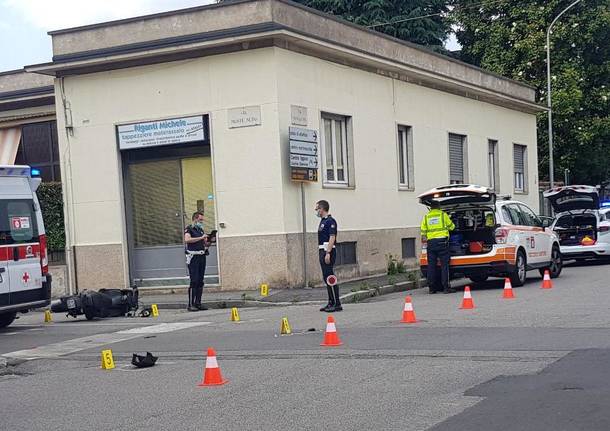 incidente moto busto arsizio polizia locale