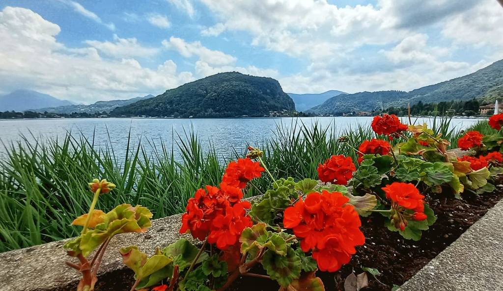 Lavena Ponte Tresa estate - foto di Giuli Asc