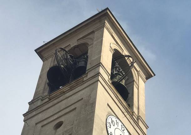 Problemi al campanile, vigili del fuoco e polizia locale in azione a Saronno
