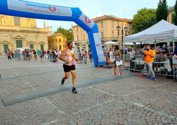 Saronno colorata a festa per la partenza del Running Day 