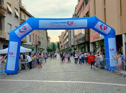 Saronno colorata a festa per la partenza del Running Day 