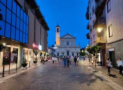 Saronno, la banda cittadina anima la prima serata di shopping sotto le stelle