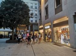 Shopping al mercoledì sera a Legnano