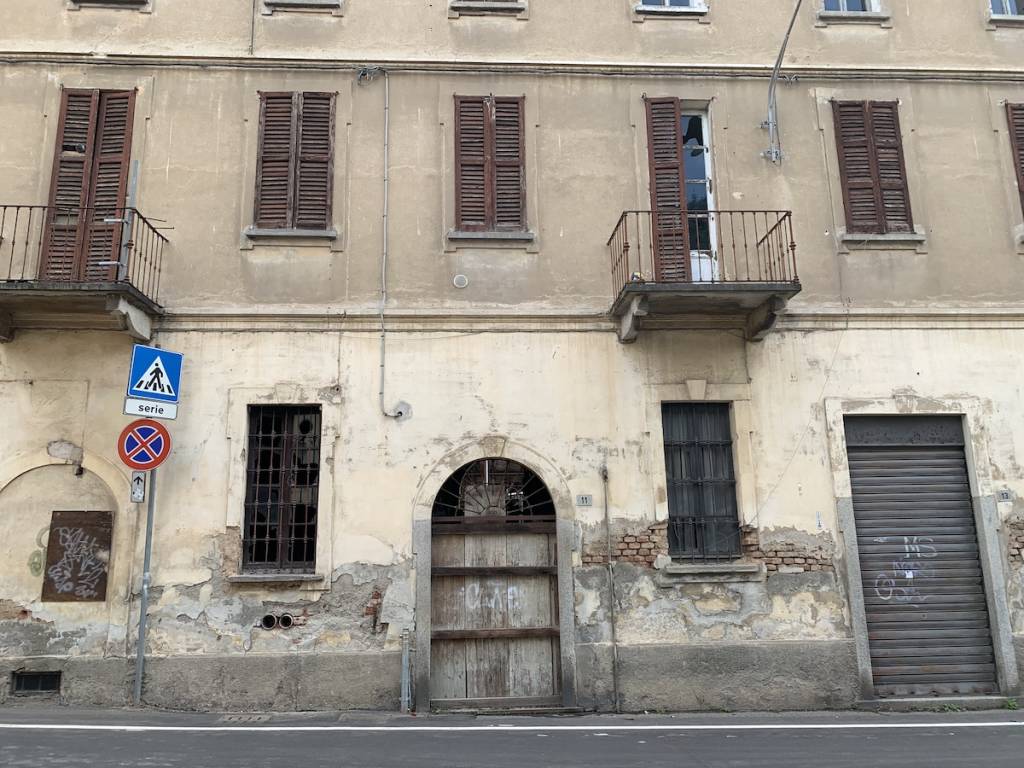 Tradate - Al via la demolizione dell'ex convento di via Crocifisso