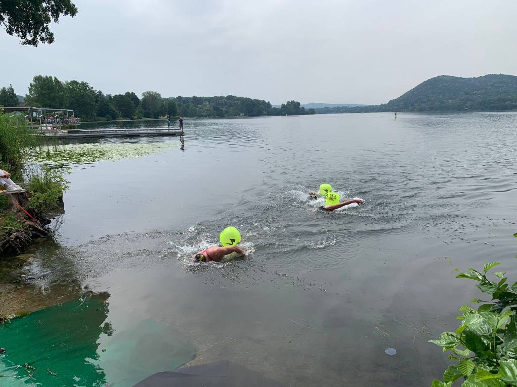 Traversata del lago di Monate