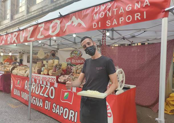 Varese Sapori - le bancarelle nel centro storico