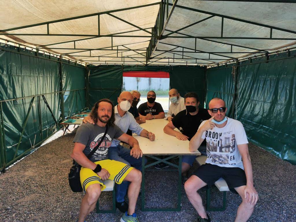 Aiuti, viveri e solidarietà per i lavoratori della Gianetti Ruote di Ceriano Laghetto