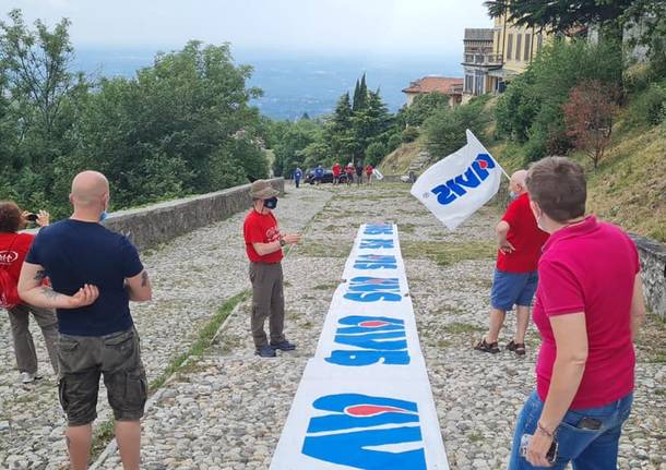 Da Trieste ad Aosta a piedi per l’Avis, il viaggio di Maurizio Grandi fa tappa al Sacro Monte di Varese