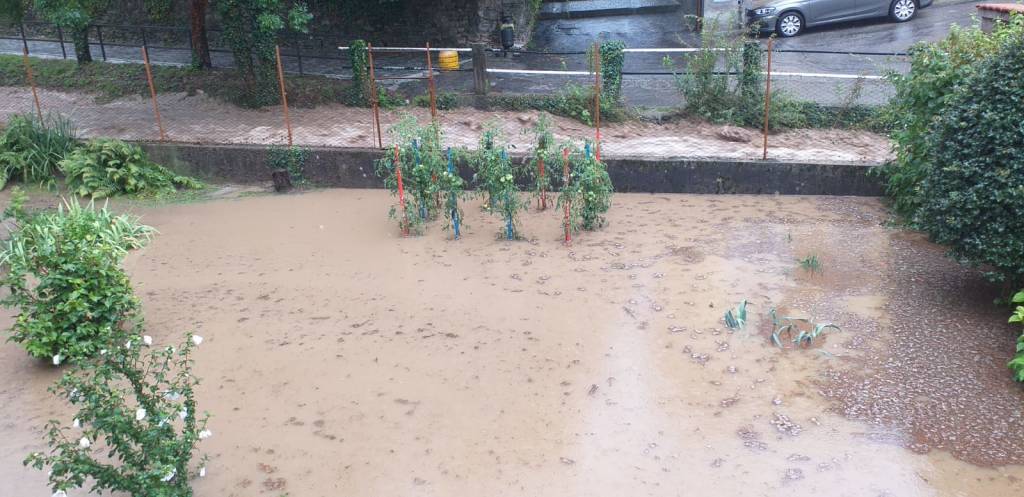 A Cuvio esonda il torrente Broveda