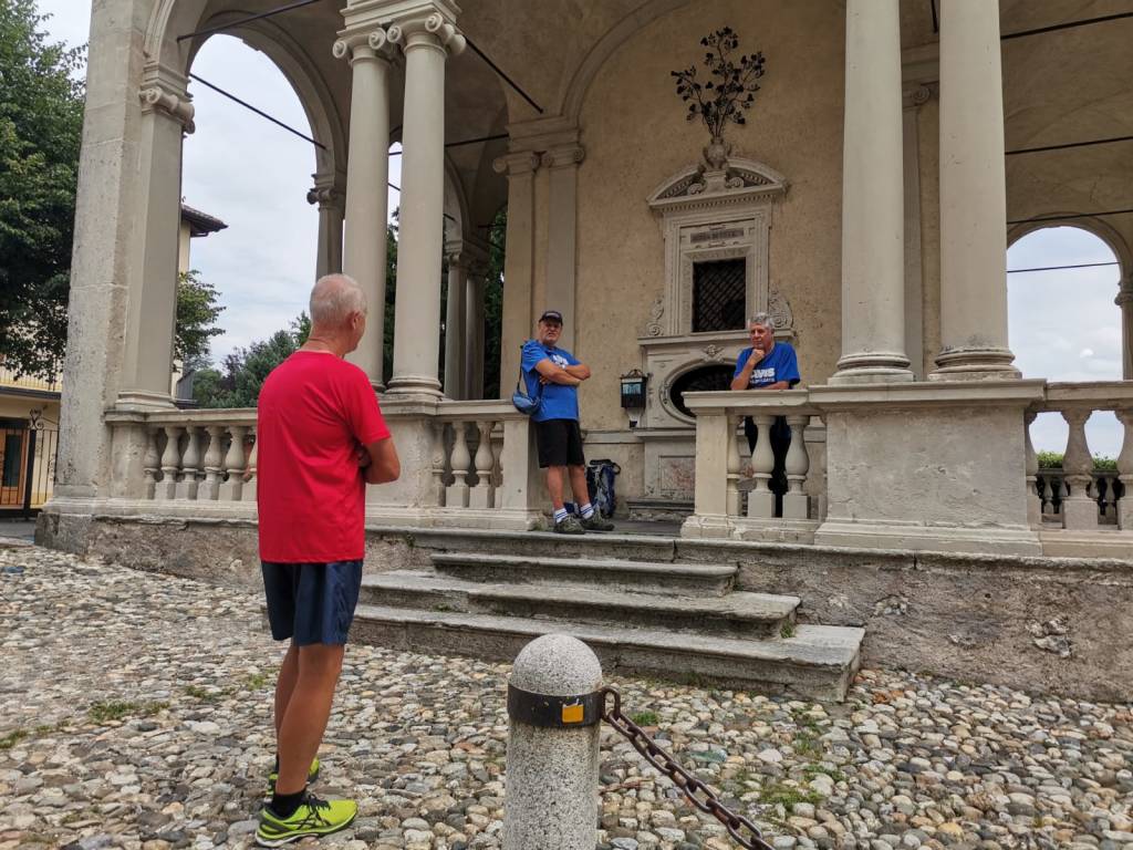 Da Trieste ad Aosta a piedi per l'Avis: la tappa del Sacro Monte di Maurizio Grandi