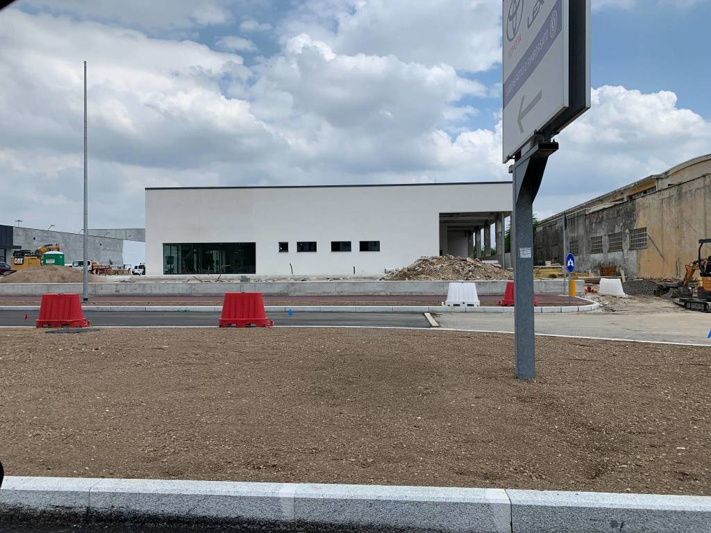 ex-mizar area commerciale sempione busto arsizio