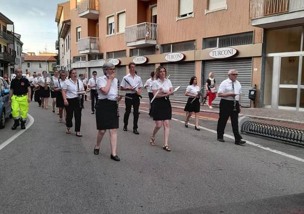 Il Corpo Musicale Santa Cecilia di Uboldo torna a suonare per le vie del paese