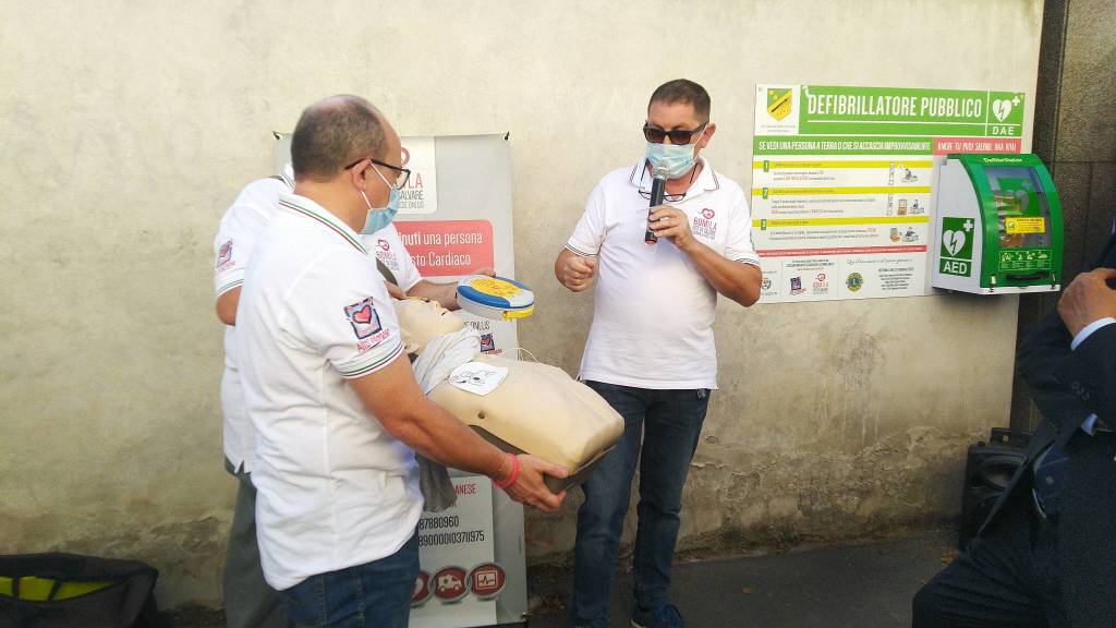 Inaugurato il DAE in via Santa Maria delle Grazie a Legnano 
