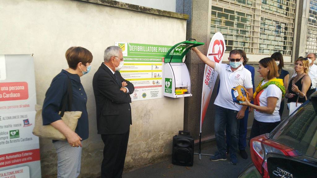 Inaugurato il DAE in via Santa Maria delle Grazie a Legnano 