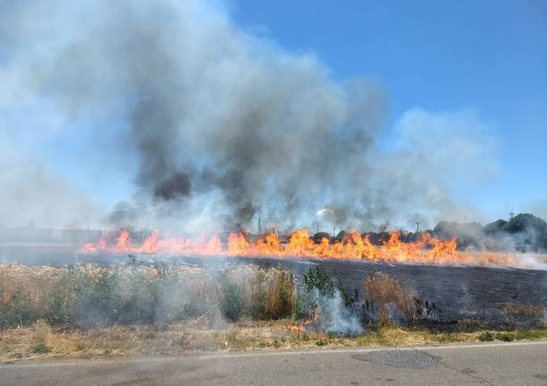 Incendio a Villa Cortese 1 luglio 