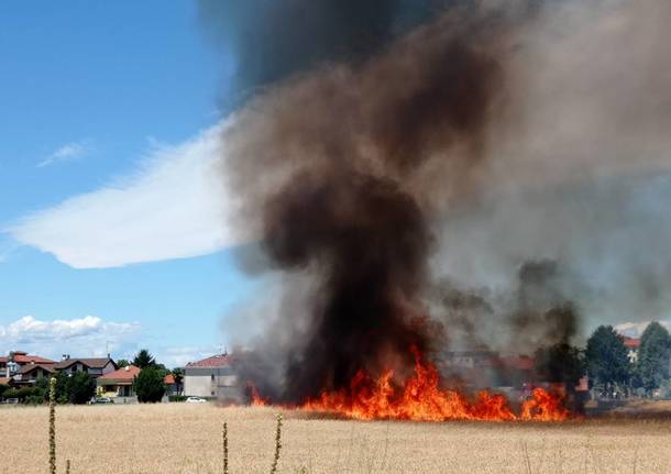 Incendio a Villa Cortese 1 luglio 