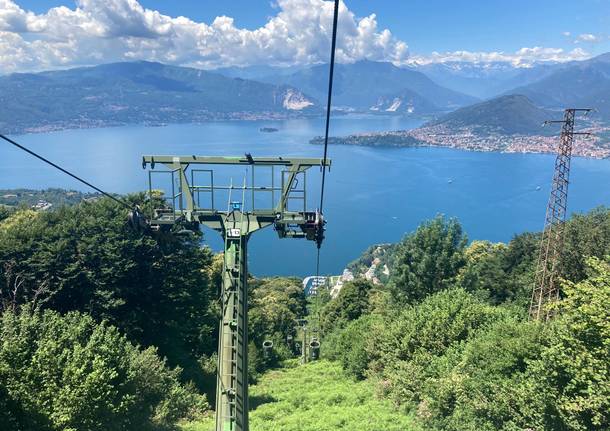 La cabinovia di Laveno Mombello sul Lago Maggiore