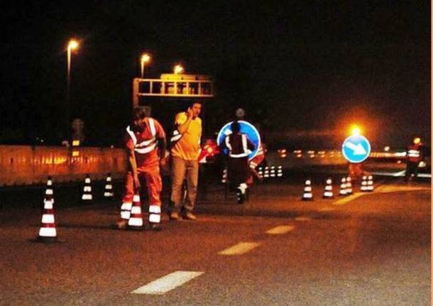 lavori autostrada notte