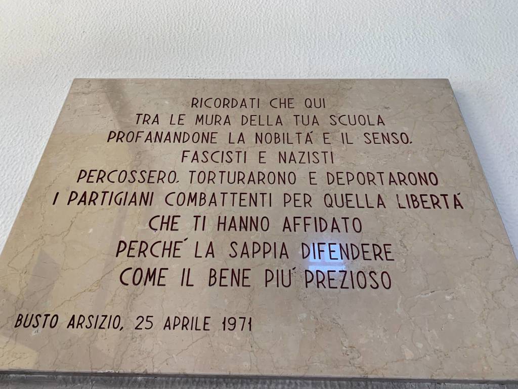 liceo crespi sede distaccata piazza trento trieste busto arsizio