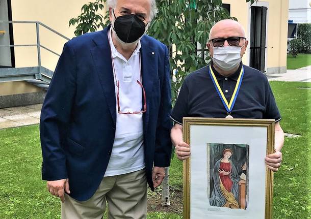 monsignor Olivetti premiato dal Rotary Ticino Gallarate