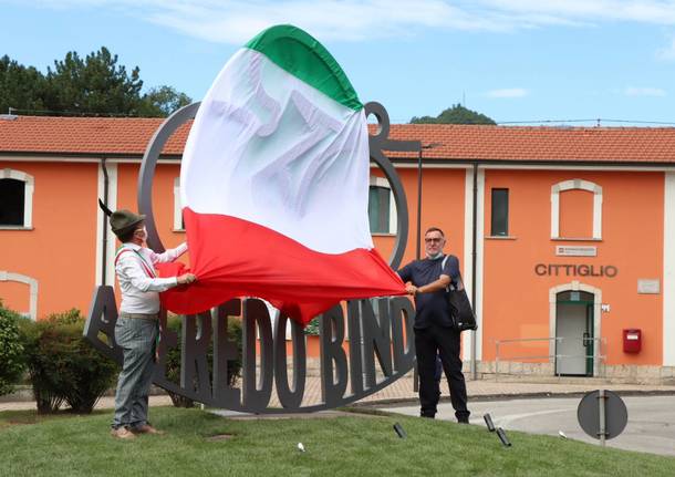 La cerimonia di inaugurazione del monumento ad Alfredo Binda