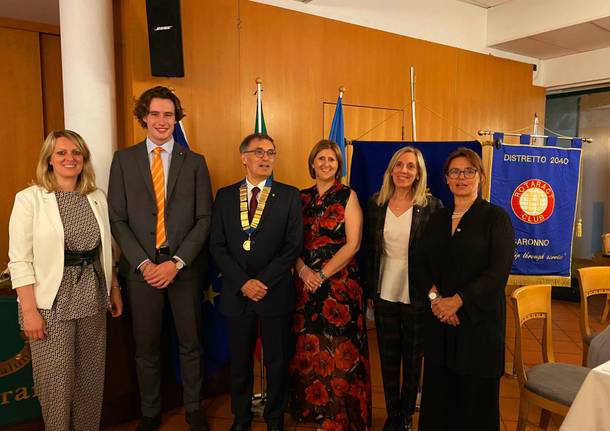 Passaggio di consegne al Rotary Club Saronno da Paola Conti a Marco La Viola