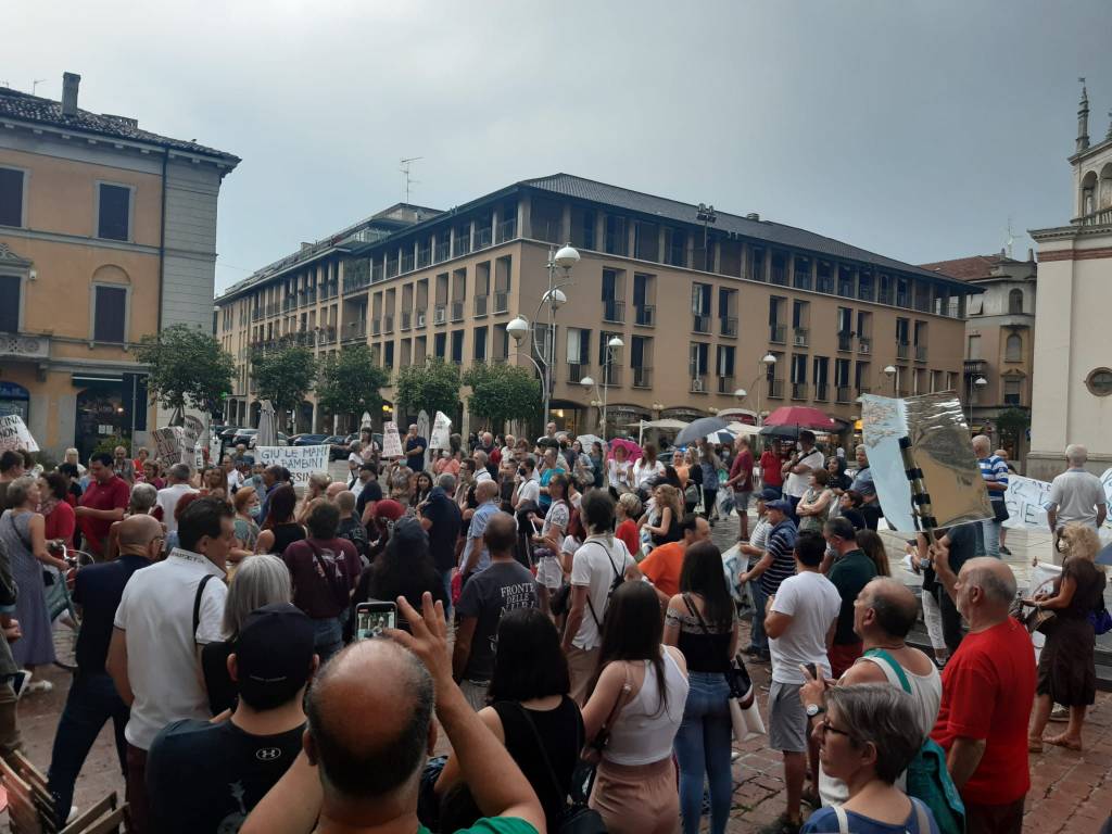 protesta No Vax  Varese Busto