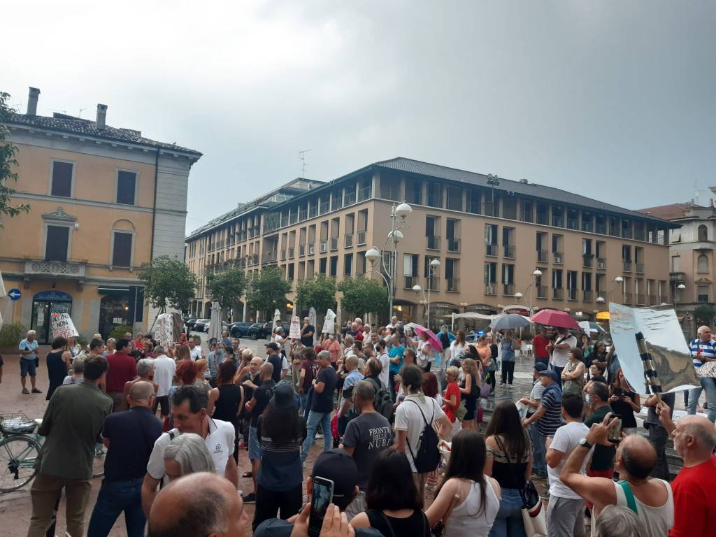 protesta No Vax  Varese Busto