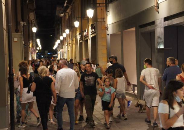 Shopping serale a Saronno